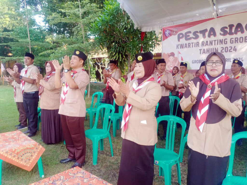 TERBANGKAN BURUNG MERPATI, PESTA SIAGA KWARRAN GROBOGAN DIGELAR