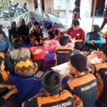 PRAMUKA SIAPKAN 1000 NASI BUNGKUS DI DAPUR UMUM POSKO BANJIR
