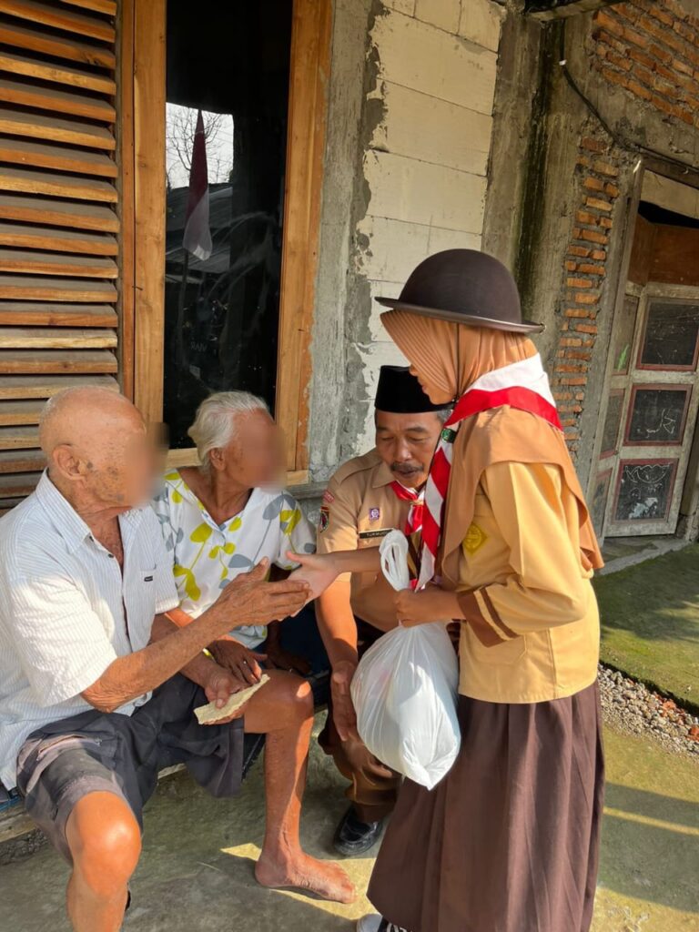 SDN 3 Nambuhan Gelar Upacara Hari Pramuka dan Bakti Sosial