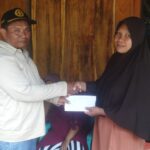 KWARRAN TOROH SALURKAN BANTUAN KEPADA KORBAN MUSIBAH KEBAKARAN DI DESA GENENGADAL